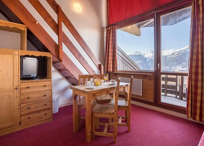 Les Sittelles Montalbert 3*